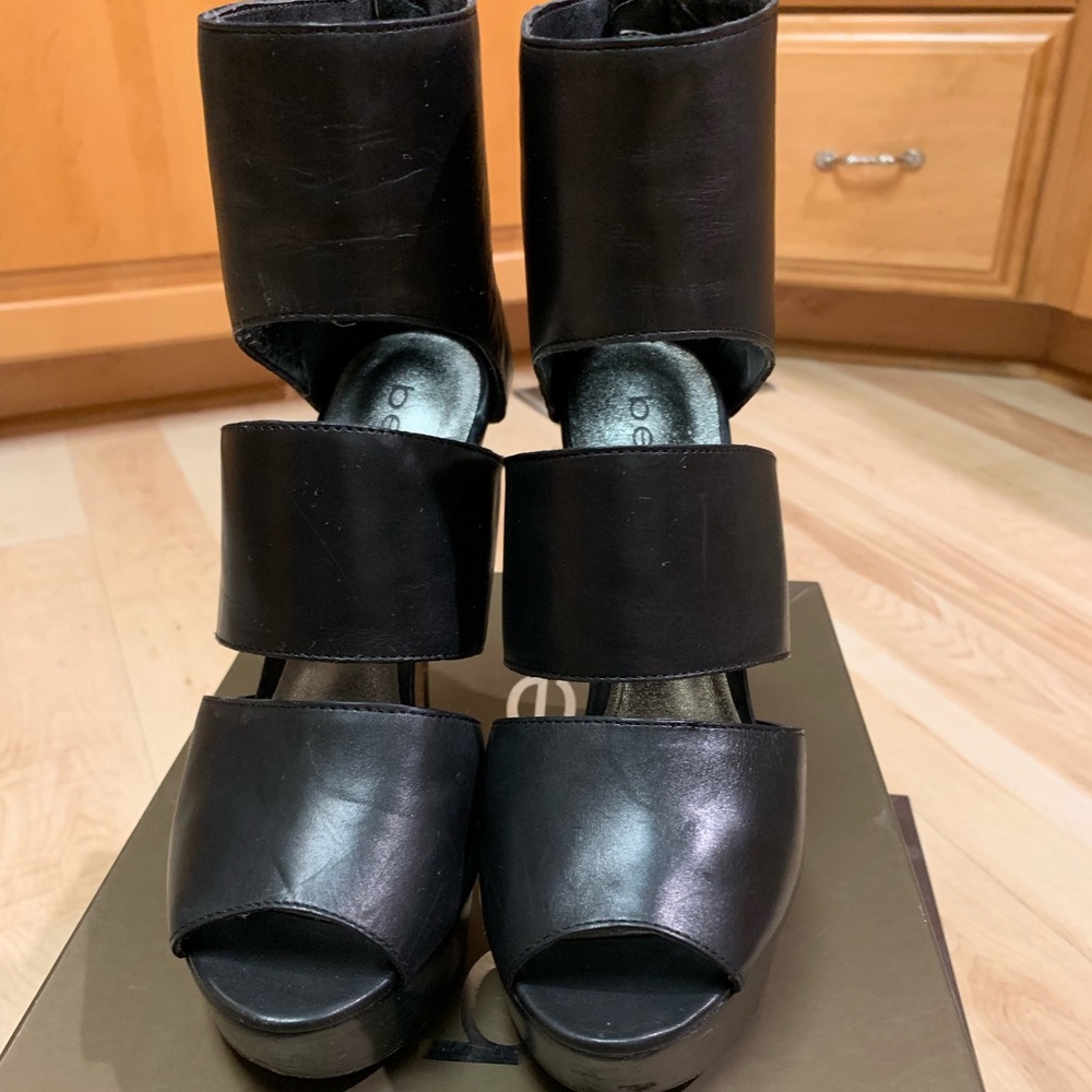 Size 6 Bebe Taylor